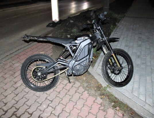 Potrącił policjanta i chciał uciec. Miał sporo na sumieniu