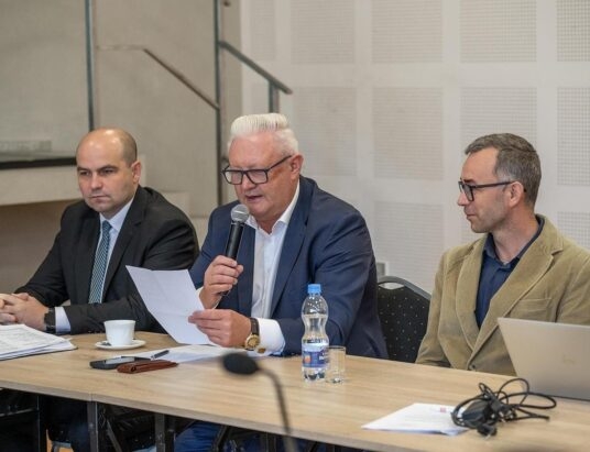 Czy nadal zagrożone są dwa oddziały w szpitalu w Wadowicach?