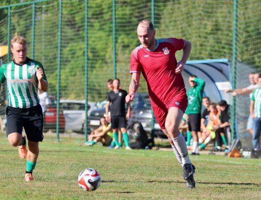Rafał Adamek razy pięć i lider gromi Iskrę | ZDJĘCIA