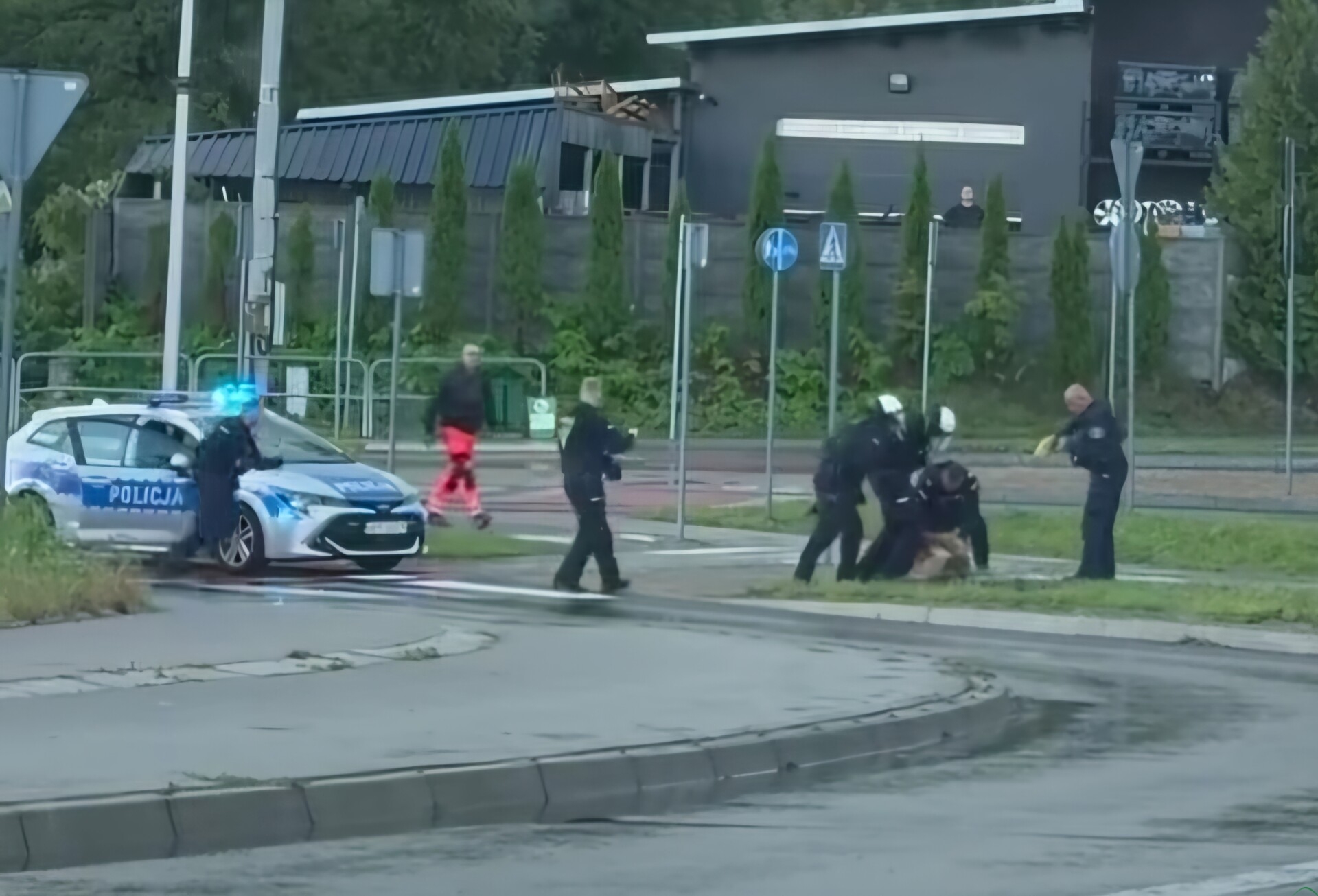 Sąd zdecydował w sprawie nagiego nożownika
