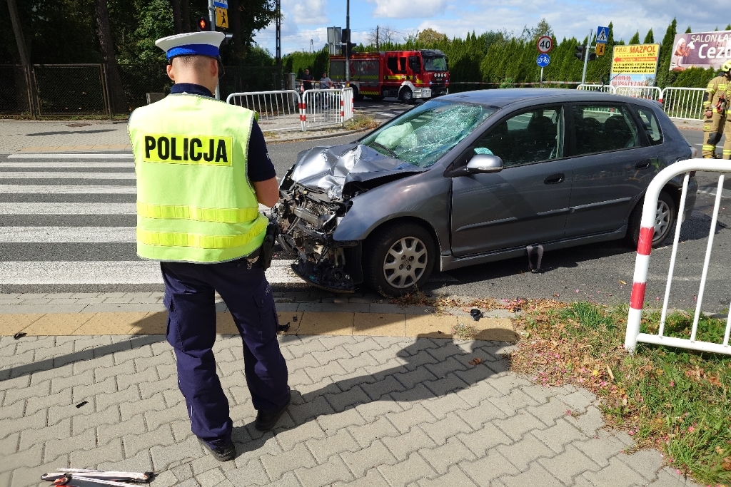 Z ostatniej chwili: Czechowice: Czołówka motocyklisty i osobówki. Lądował śmigłowiec LPR