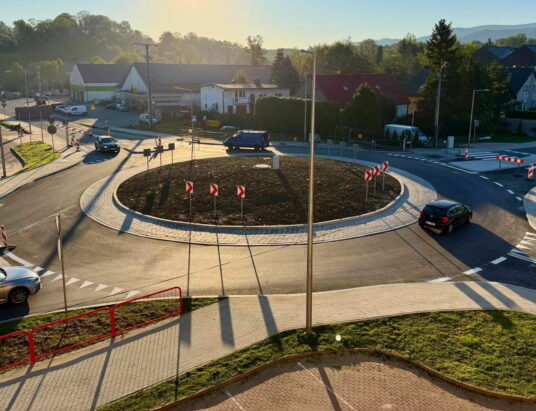 Jasienica: rondo przy szkole gotowe