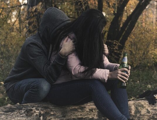 Ekspedientka podejrzewana o rozpijanie nieletnich. Dwie dziewczynki miały po promilu alkoholu