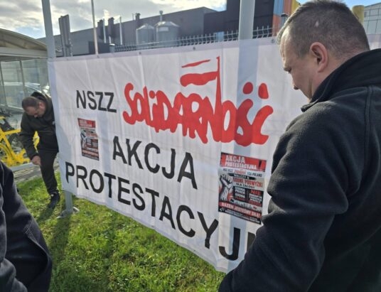 Oflagowane zakłady TI Poland. Walka o podwyżki | ZDJĘCIA