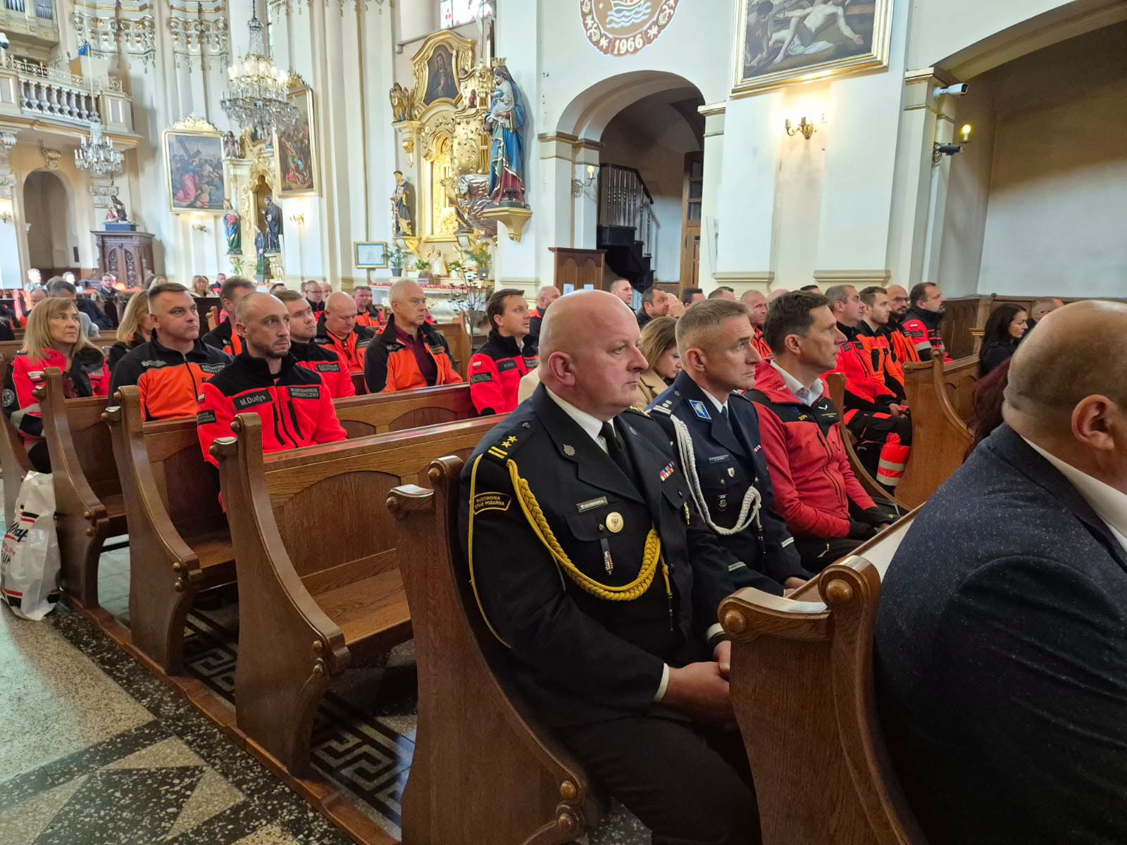 Bielskie Pogotowie Ratunkowe ma sztandar. Tradycja sięga 1906 roku