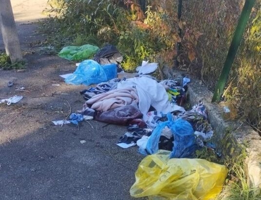 Pewel Ślemieńska: Plac OSP to nie wysypisko śmieci!