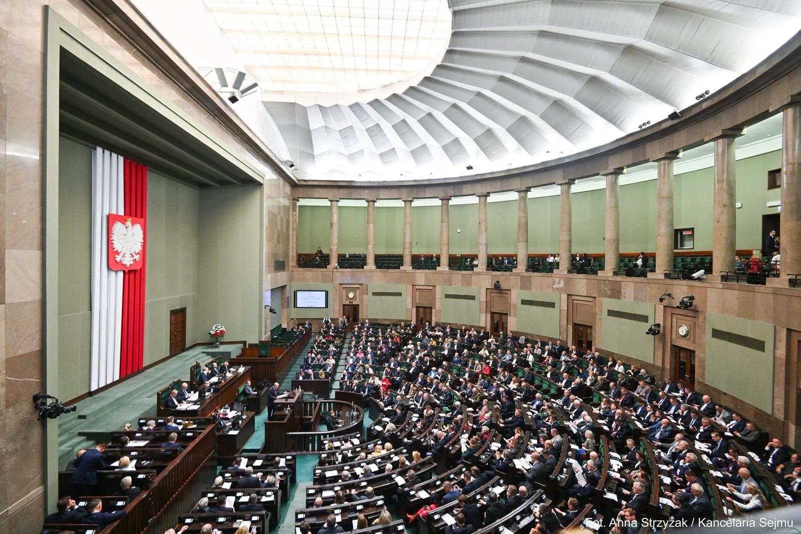 Pierwsze „jedynki” do Sejmu. Karty odkrywają Bezpartyjni i Samorządowcy