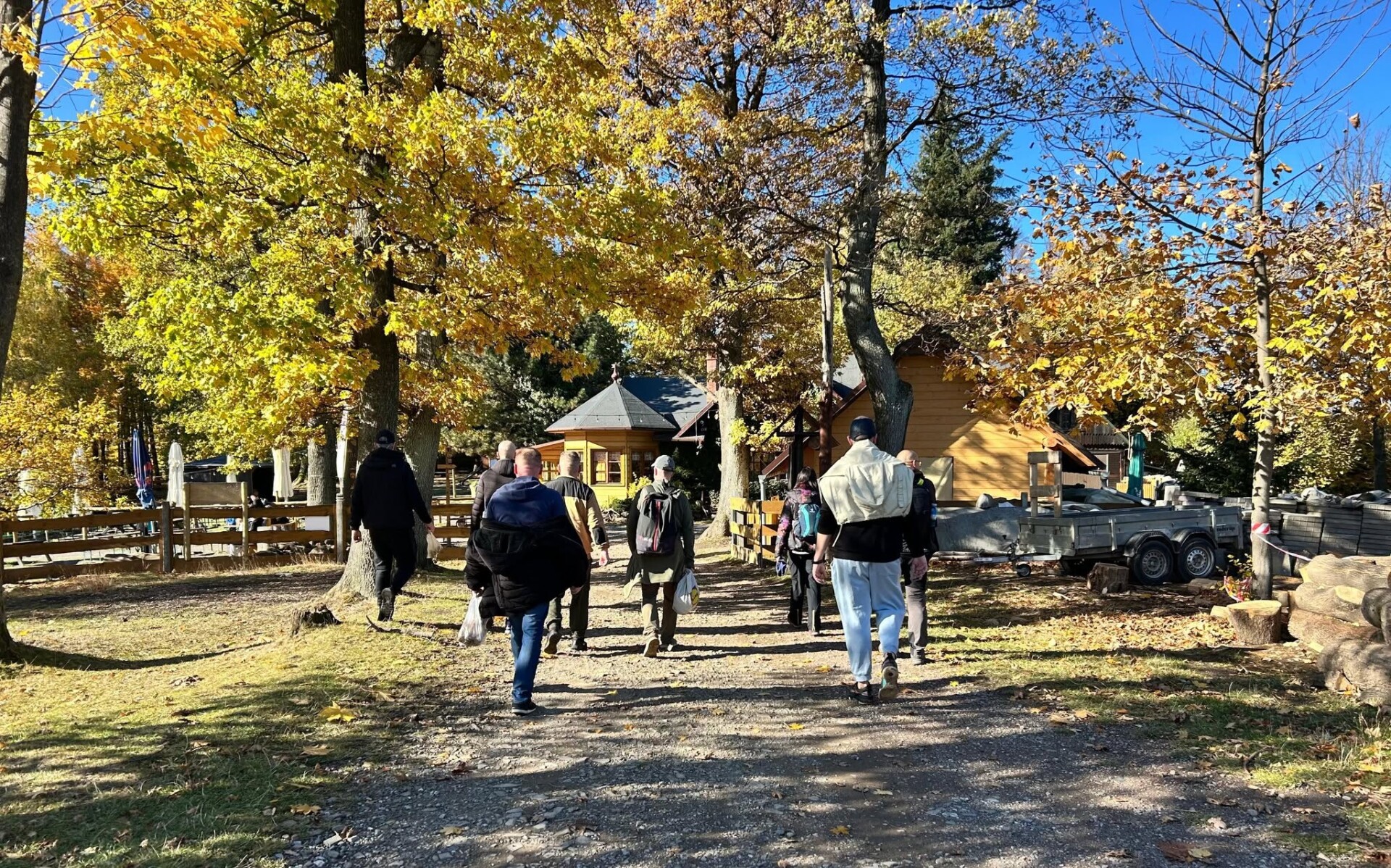 Więźniowie na wycieczce w Beskidach. „Następnym razem wczasy w Chorwacji?” ZDJĘCIA