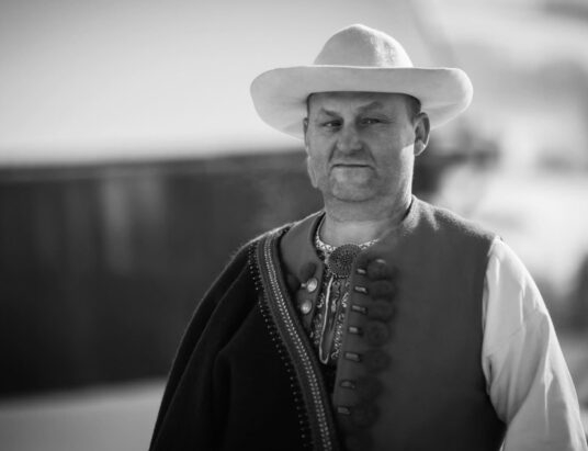 Góral z muzyczną pasją i wielkim sercem. Koniaków żegna Jacka Burego