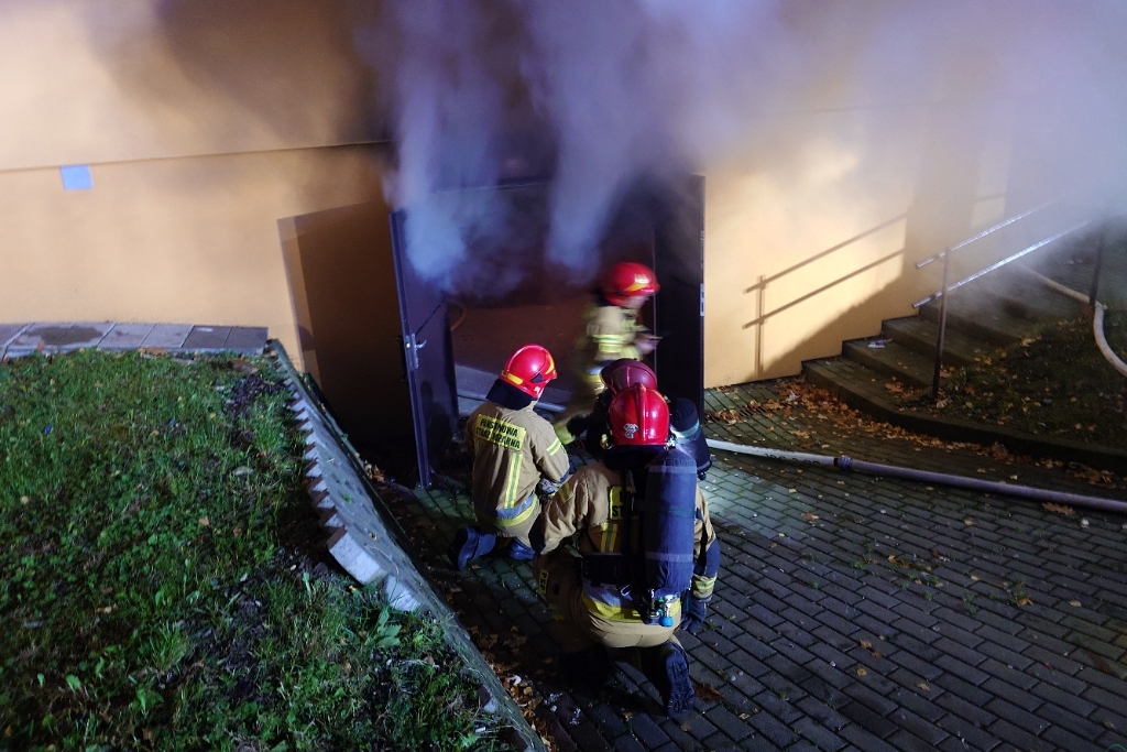 Z ostatniej chwili: Pożar śmietnika w wieżowcu. Trwa akcja gaśnicza