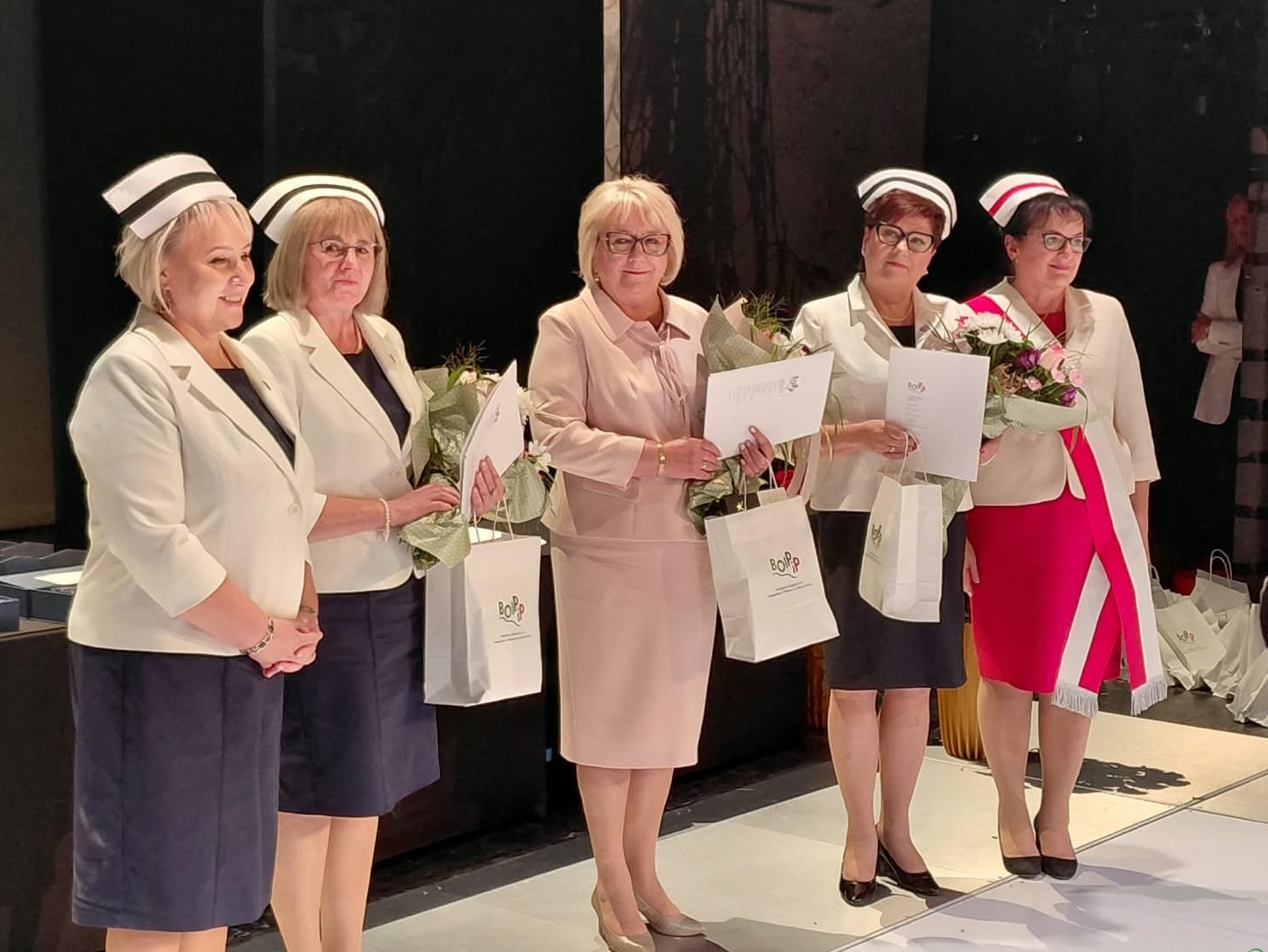 Podziękowania za profesjonalizm i serce. Pielęgniarki i położne świętowały
